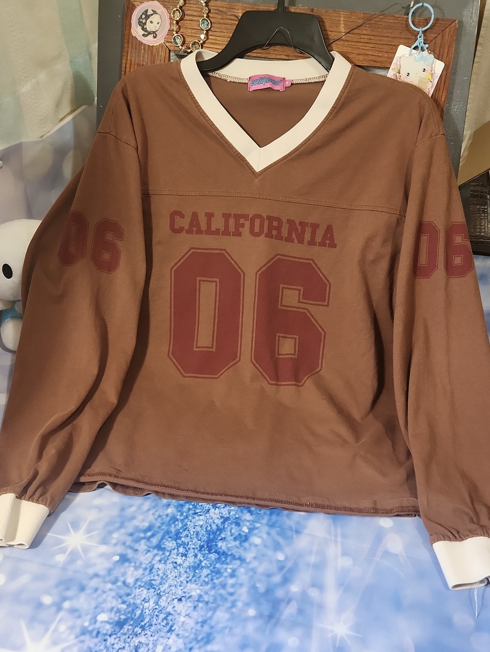 Edikted Brown Long Sleeve Tee With California 06